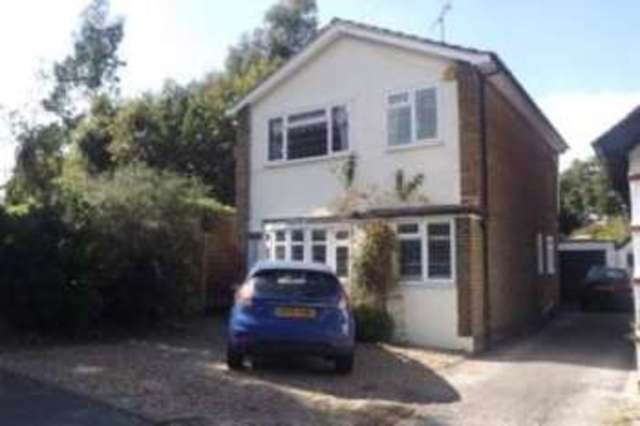 house front Image of 3 Bedroom Detached For Sale at Leigh-on-Sea Essex Leigh-on-Sea, SS9 3PA Image of house front